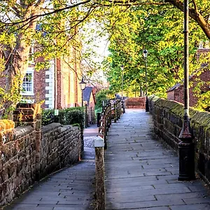 https://elegant-retreat-in-the-heart-of-chester.hotelsin-chester.com